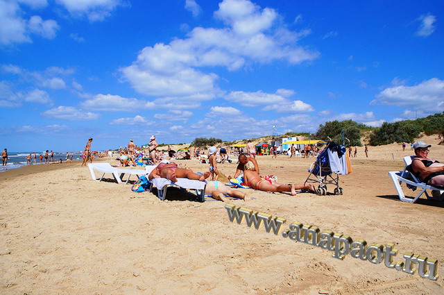 Пляж рядом с СОК "Анапа-Нептун" 22.08.2012г