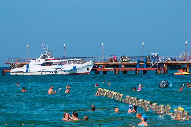 Пляж Витязево причал для морских судов
